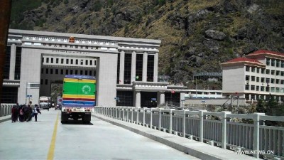 Two-way trade at Kerung/Rasuwagadhi border resumes